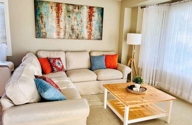 Entire House Spacious 5-Bedroom - Near Expo, Commonwealth Stadium & Rogers Place