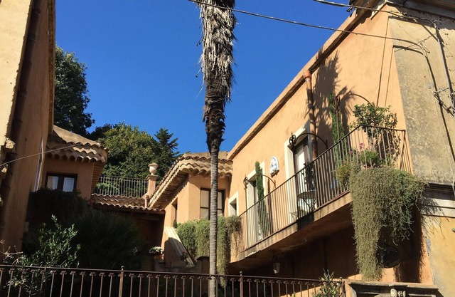 Entire lodging on the slopes of Mount Etna in a quiet and very quiet environment