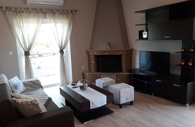 Entire Luxurious Villa With Private Swimming Pool- Sleeps 10 PRS !