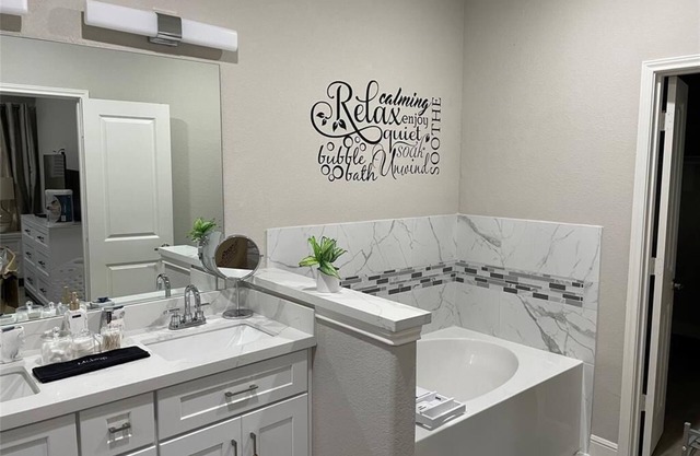 Entire New Cozy Home near NRG Stadium