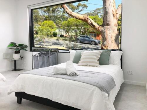 Entire Place 2 Bedroom Ground House Free Parking