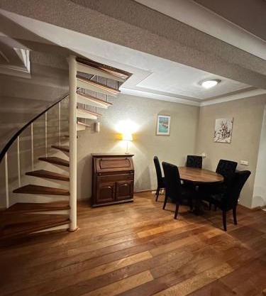 Entire Villa, free breakfast, free parking