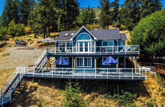 EPIC Lake Pend Oreille Home w/Panoramic Views, TWO Decks + BIG Waterfront Dock!