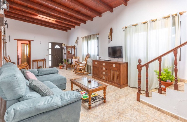 Epifanio Rural 3BR House - Views & Terrace