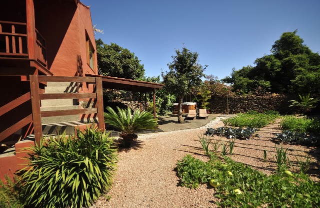 LUXURY RURAL HOUSE WITH BEAUTIFUL VIEWS