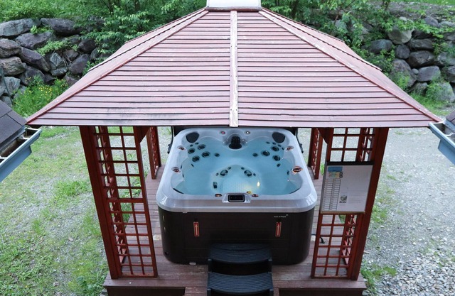 Escapade Parfaite : Condo Chaleureux à Louer, au Pied de la Montagne !