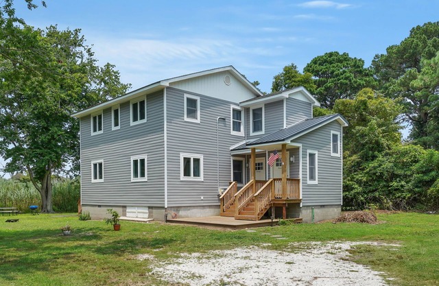 Escape at Deep Hole Hideaway - Pet friendly duplex!