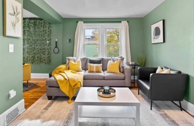 Escape Into The Privacy & Charm Of The Lucky 12 House