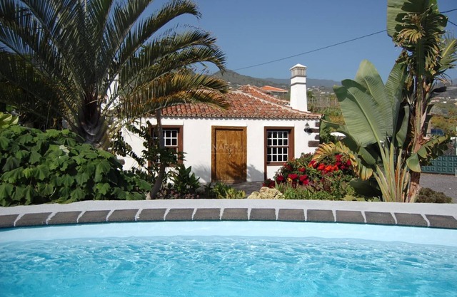 Escape to Anastasio Cottage, Rustic Charm in Villa de Mazo