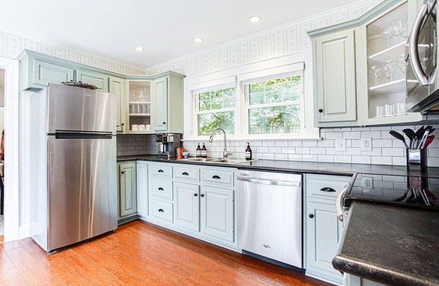 Escape to Five Points: Stylish 3BR Haven with Large Backyard & Outdoor Living