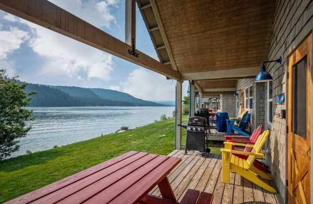 Escape to "Lakeside Hideaway" in Dover Bay — a cozy bungalow just steps from the water and resort amenities!