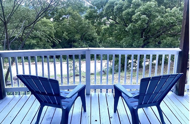 Escape to our peaceful lake view retreat, nestled in the heart of Eufaula.