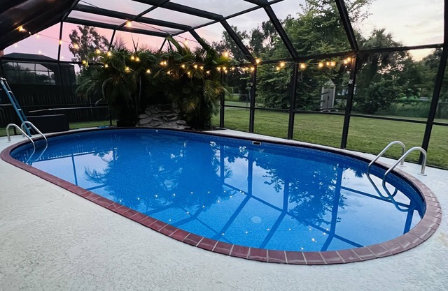 Escape to Sunshine Bliss: Unwind in our Stunning Retreat! With heated pool!