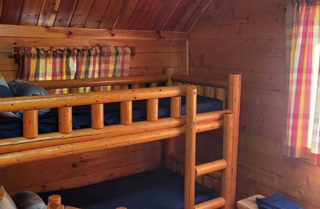 Escape to Texarkana's Log Cabin with All the Comforts!