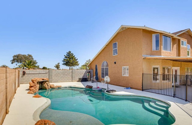 Escape to this gorgeous Glendale, AZ home where luxury meets relaxation