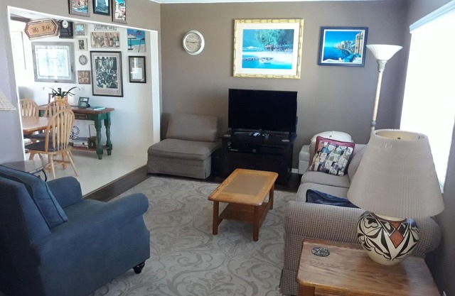 Escape to this Charming House near beach, Disneyland
