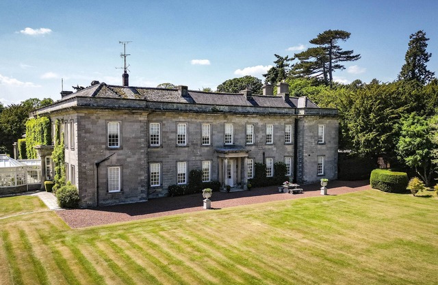 Eslington East Wing - a grade II listed property that sleeps 10 guests in 5 bedrooms