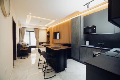Essence 1 BDRM Luxury Apt