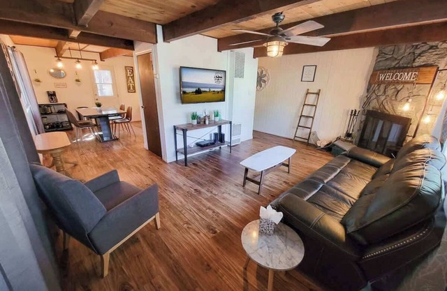 Esterly Hideaway Spa Fenced Yard Firepit