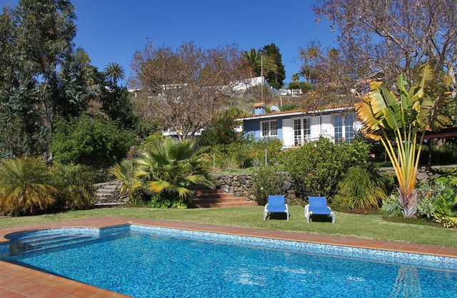 Esther Vista Valle 15 House