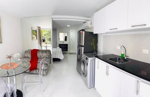 Estudio con buena ubicación y aire acondicionado