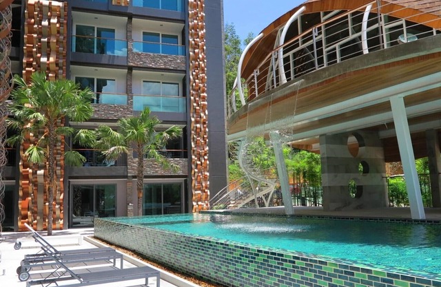 ET504- upper floor studio at Emerald Terrace