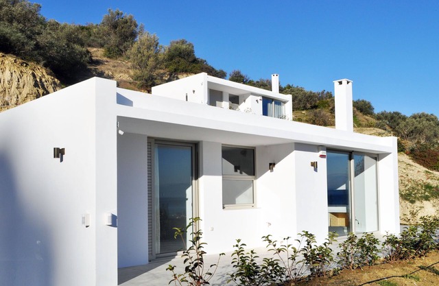 EVOIKON residences are located at the borders of Ligia village.