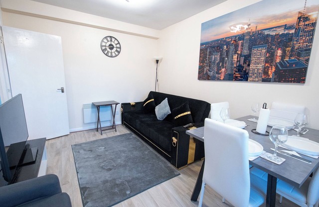 Excel & City Airport Luxury 2 Bedroom - 17664