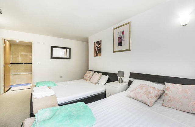 EXCEL EXECUTIVE 2BEDROOMS 2 BATHROOM SLEEPS UP TO 8