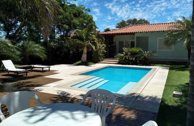 Excellent beach house with swimming pool, barbecue, pizza oven and sauna.