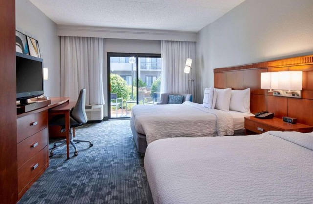Excellent Choice! Unit w/Courtyard View, Indoor Pool, Pets are Welcome with Fee