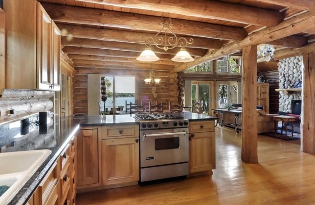 Exceptional six-bedroom log home on Powers Lake -12 minutes from Lake Geneva