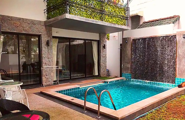 Exclusive 3-bedroom villa with private swimming pool in Kamala