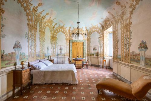 Exclusive Apartment in an 1800s Frescoed Villa with Historic Park - Villa Mastrangelo