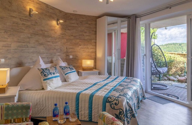 Exclusive holiday apartment with volcano views