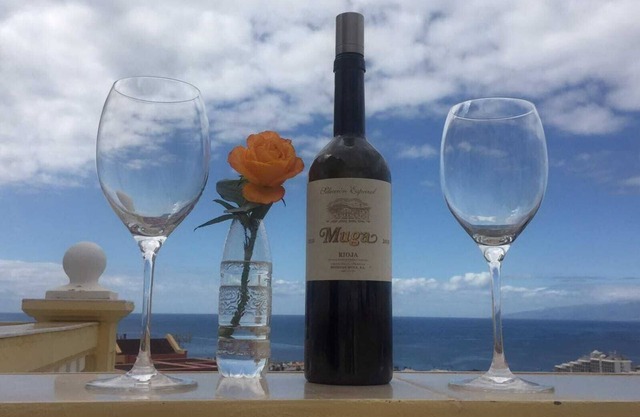 Exclusive Las Americas Apartment with Sea View, Shared Pool and Wi-Fi