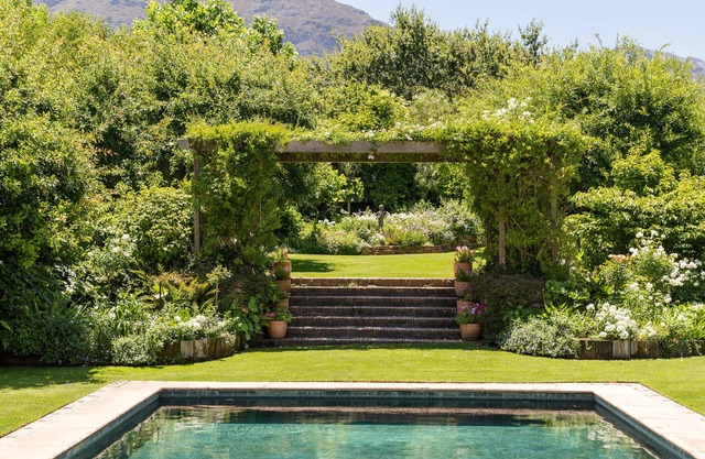 Exclusive luxurious 6 bedroom Villa in Wine Region Franschhoek South Africa