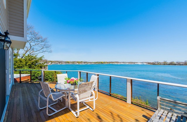 Exclusive Weekend Fall Sale here Waterfront Beach Home🏖️Hot Tub+Stunning Views