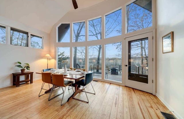 Exclusive Wooded Chalet w Magnificent River Views