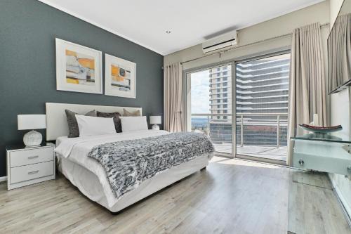 Executive 1 Bedroom Apartment in Sandton Cbd with City Views