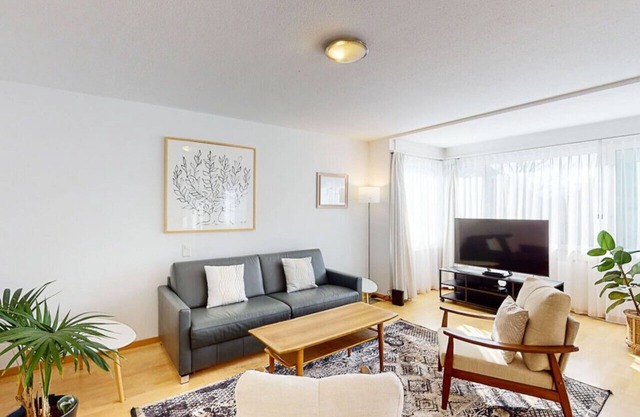 Executive 2BR apt near lake/city center (Dufour 4)