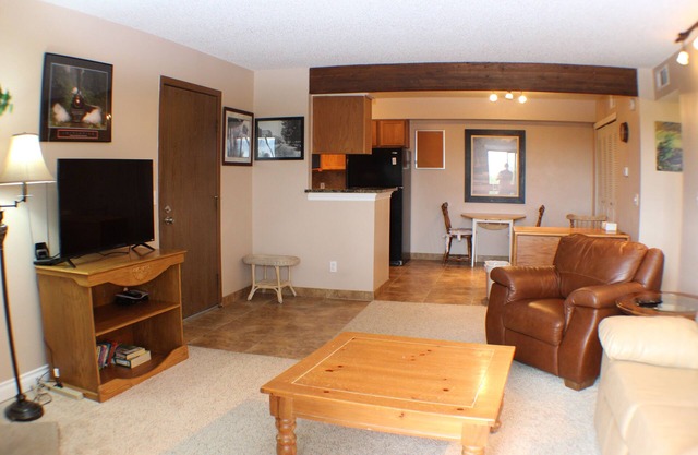 Executive, Fully Furnished, 3 month minimum or more Condo home, Very Nice!