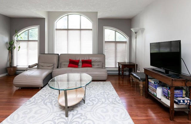 Executive Home in Cordova Bay