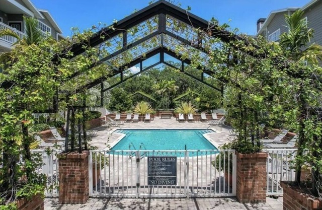 Executive Rental in the Heart of Hyde Park Village