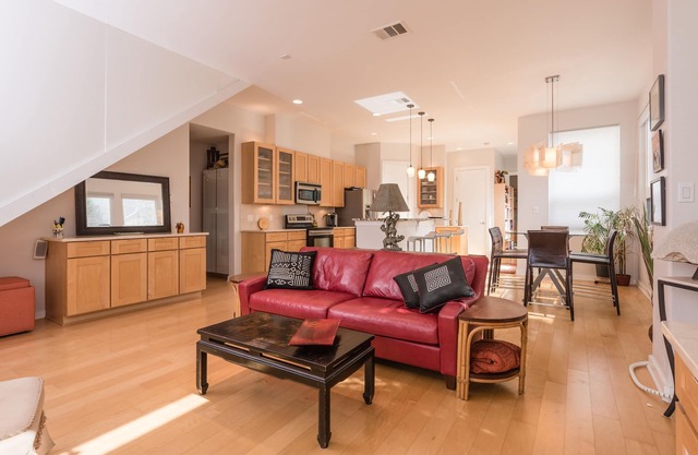 Executive Suite Condo in Central Austin