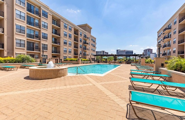 Executive Suite With Pool & Gym
