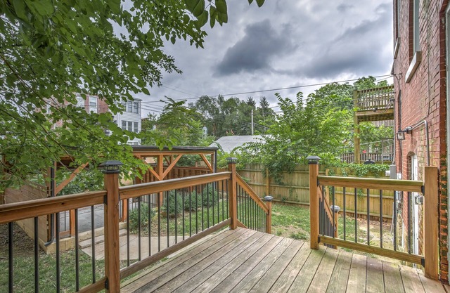 Expansive Downtown Home | JZ Vacation Rentals