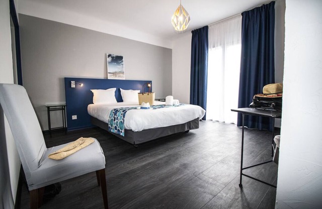 Experience Six Fours Les Plages in Style! Pets are Welcome Here!