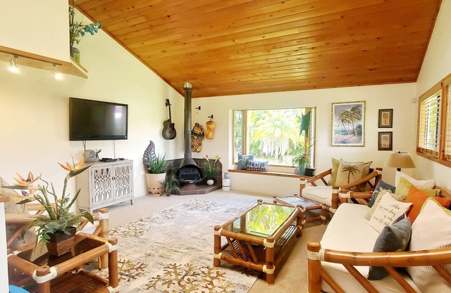 Experience Aloha *Hawaiian Style Hale*