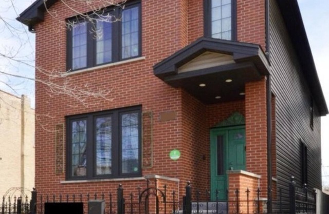 Experience Luxury and Comfort in Chicago - 4bd/4ba House